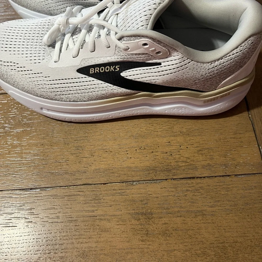 Brooks Men's Ghost Max 2 Athletic Shoes - Picture 2 of 8